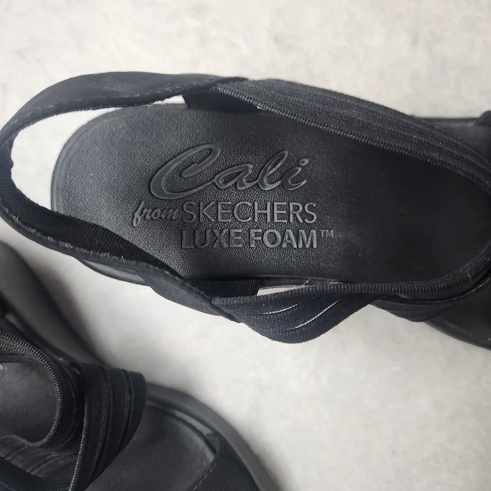 Skechers Cali Rumblers Black Strappy Wedge Sandals Luxe Foam Women 8 Resort